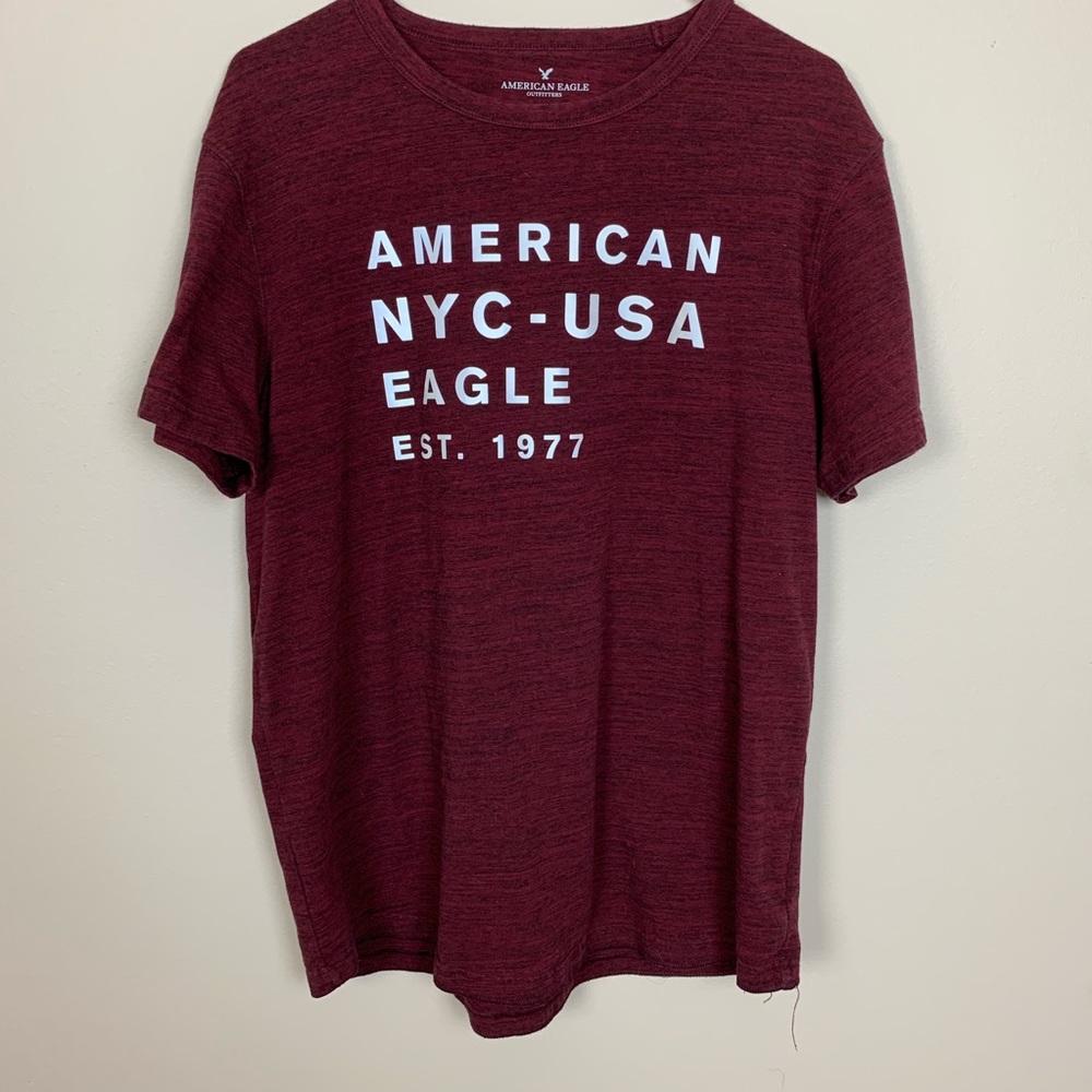 Men’s American eagle maroon short sleeved tee
